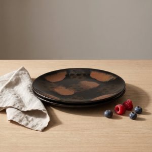 Jasper ontbijt-/dessertborden van L'AMAR, sfeerfoto 1 op een gedekte tafel