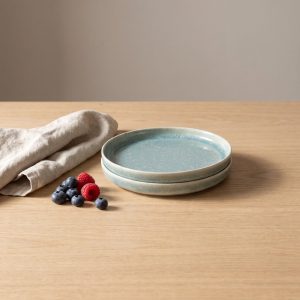 Turquoise ontbijt-/dessertborden van L'AMAR, sfeerfoto 1 op een gedekte tafel